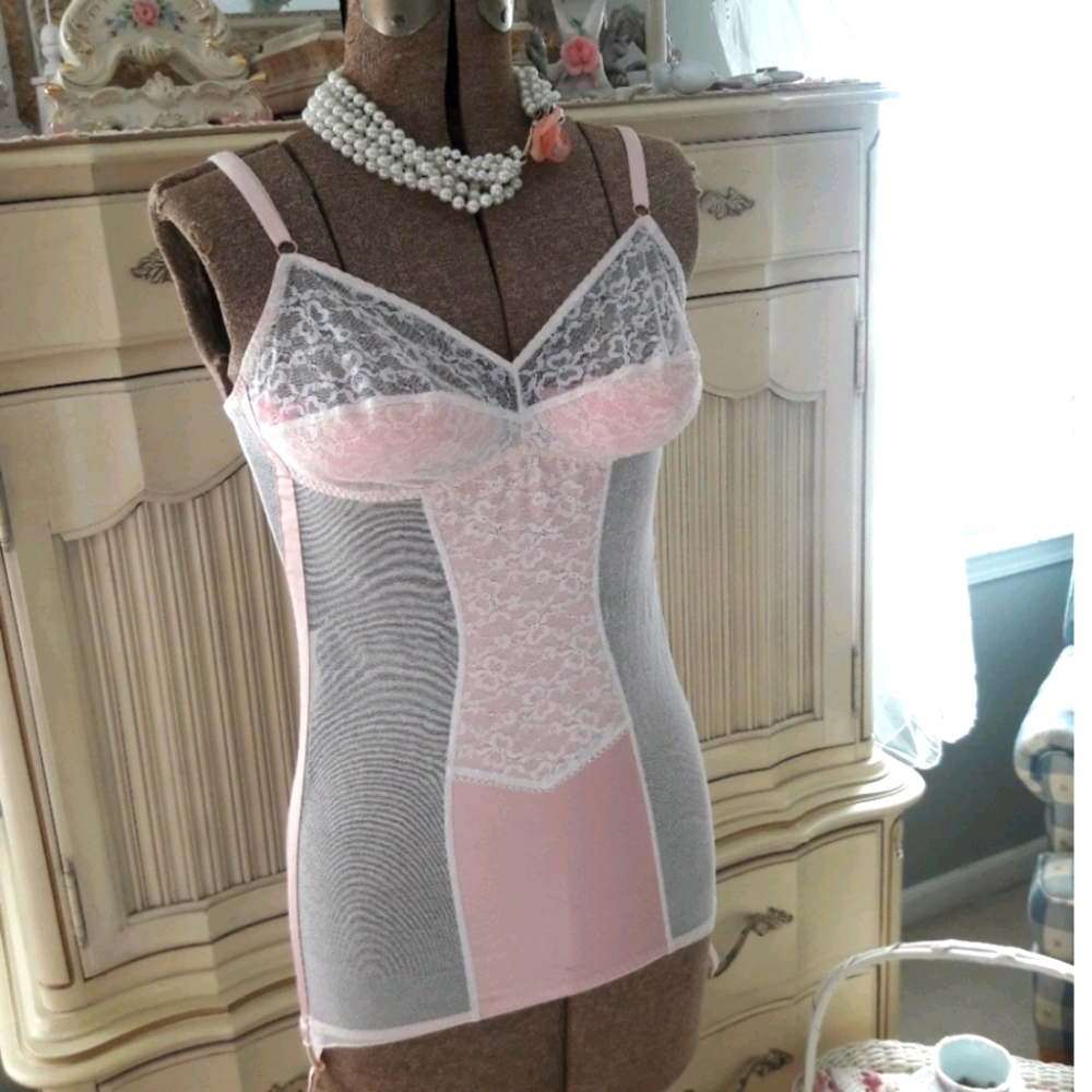VINTAGE STYLE "LE JABY" FRENCH CORSET! STUNNIN…